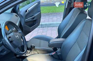 Универсал Opel Astra 2010 в 