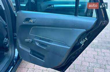 Универсал Opel Astra 2010 в 