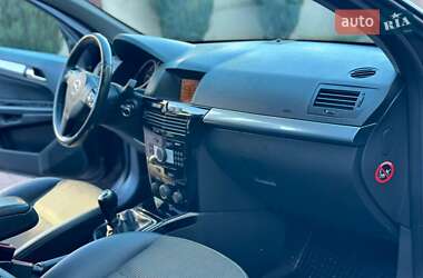 Универсал Opel Astra 2010 в 