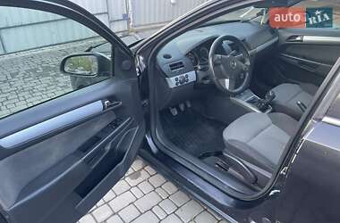 Универсал Opel Astra 2005 в 