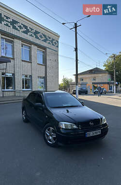 Седан Opel Astra 2006 в 