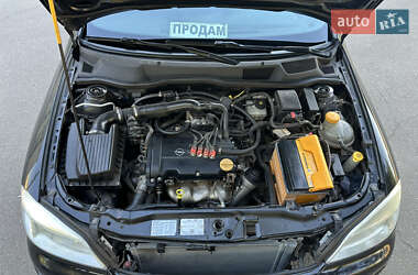 Седан Opel Astra 2006 в 