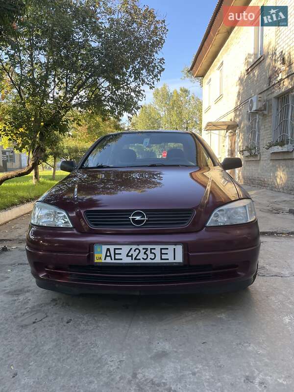 Седан Opel Astra 2007 в Днепре