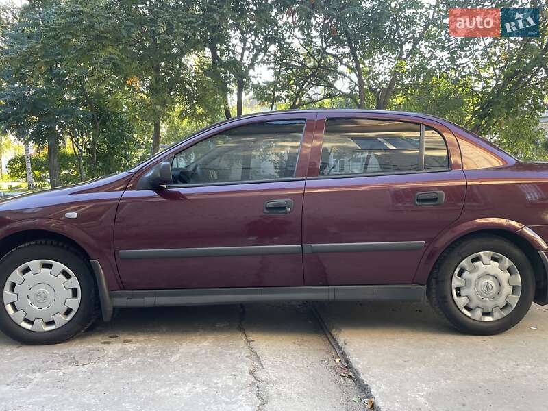 Седан Opel Astra 2007 в Днепре