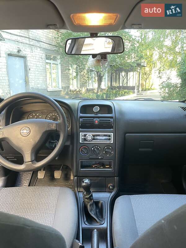 Седан Opel Astra 2007 в Днепре