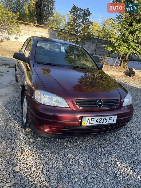 Седан Opel Astra 2007 в Днепре