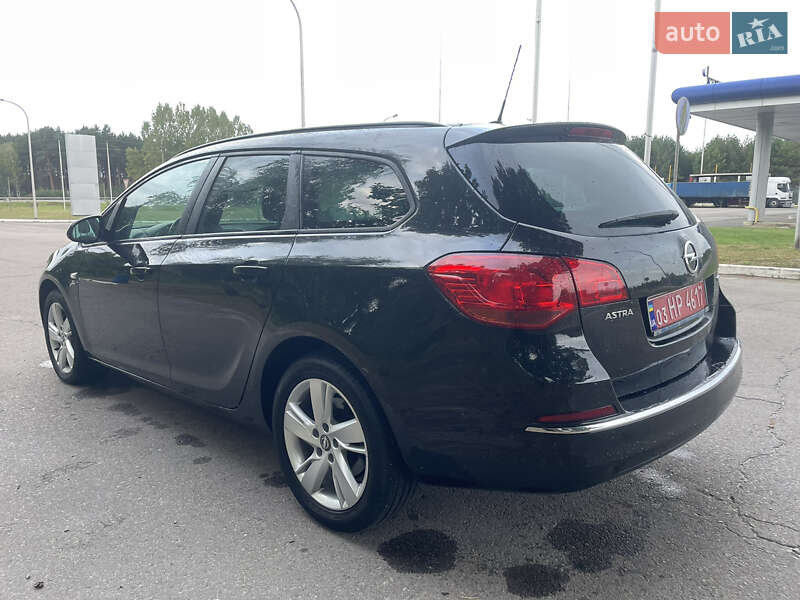 Универсал Opel Astra 2013 в Ковеле