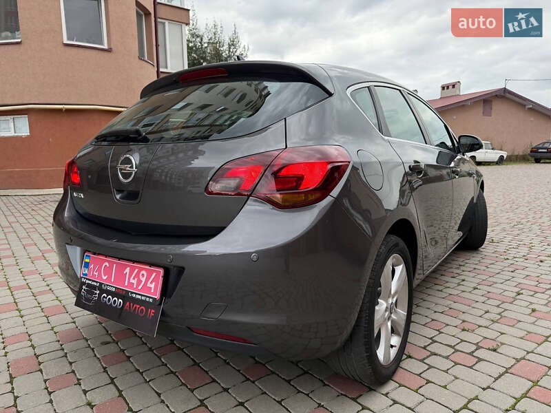 Хэтчбек Opel Astra 2010 в Ивано-Франковске
