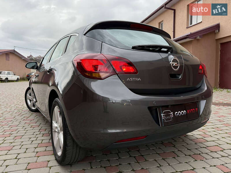 Хэтчбек Opel Astra 2010 в Ивано-Франковске