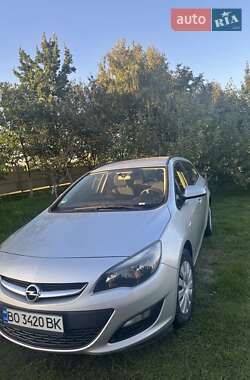 Універсал Opel Astra 2013 в Збаражі