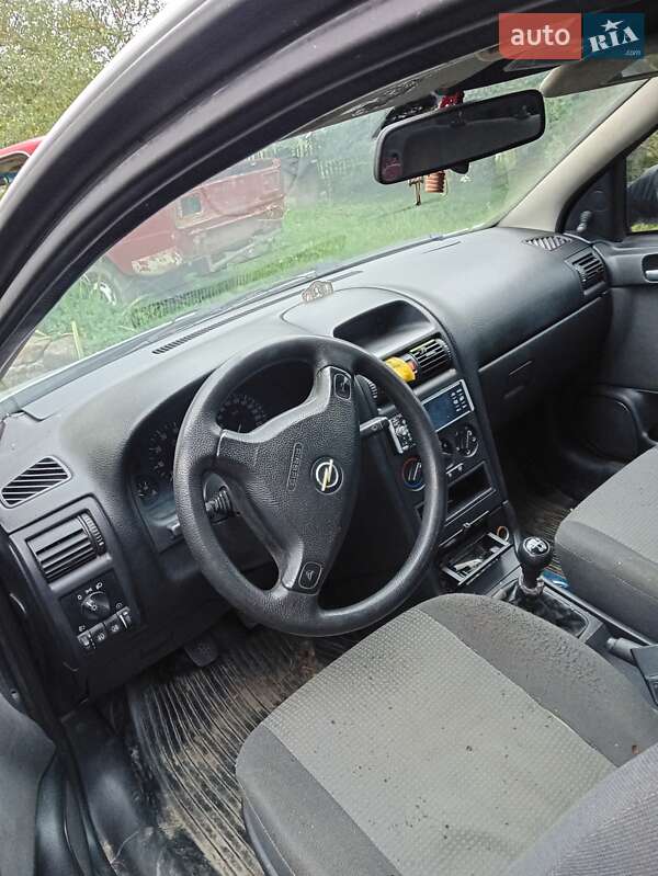 Седан Opel Astra 2003 в 