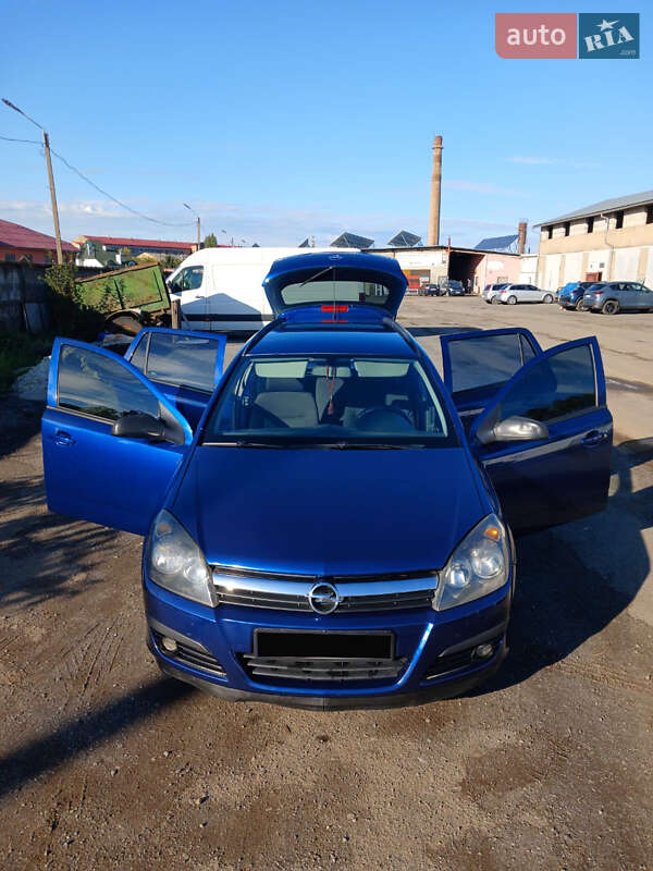 Универсал Opel Astra 2006 в Мукачево