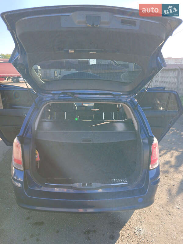Универсал Opel Astra 2006 в Мукачево