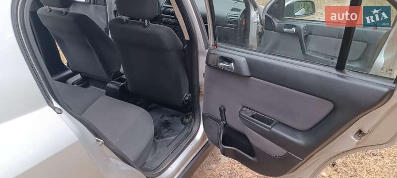 Хэтчбек Opel Astra 2007 в Зачепиловке