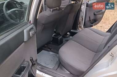 Хэтчбек Opel Astra 2007 в 