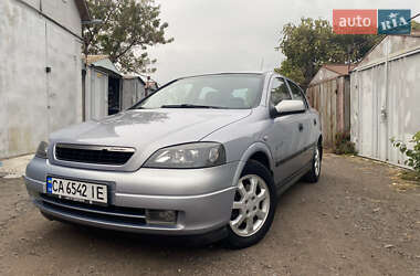 Седан Opel Astra 2002 в Черкасах