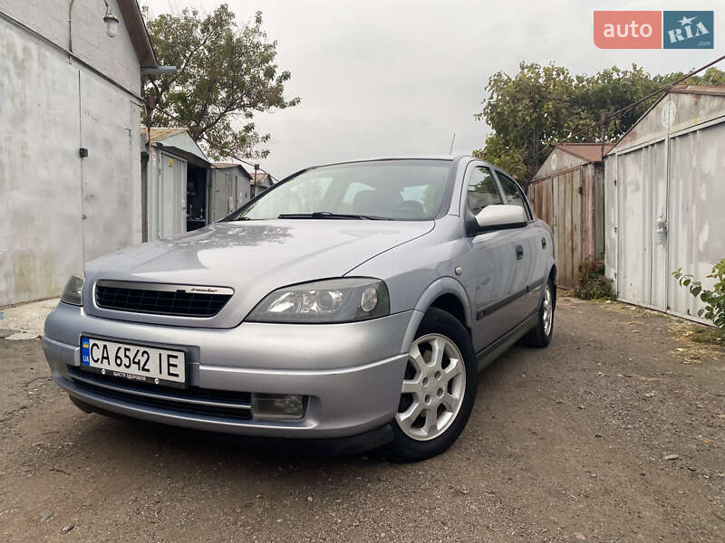 Седан Opel Astra 2002 в Черкассах