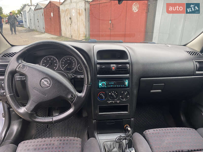 Седан Opel Astra 2002 в Черкассах
