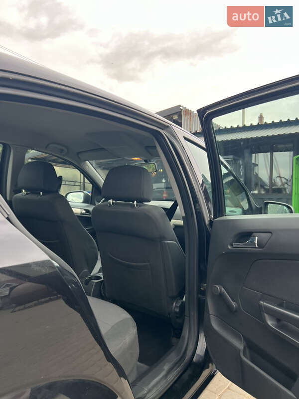 Хетчбек Opel Astra 2008 в Сокирянах