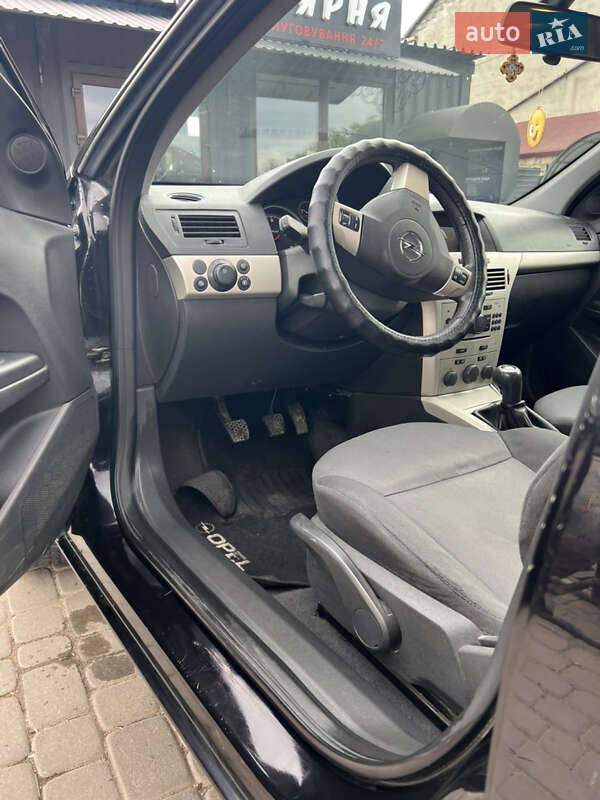 Хетчбек Opel Astra 2008 в Сокирянах