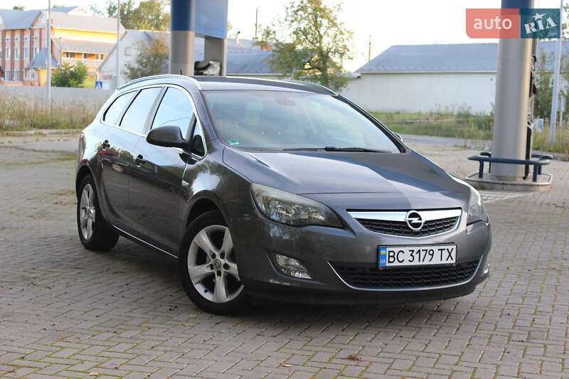 Универсал Opel Astra 2011 в 