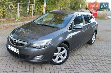 Универсал Opel Astra 2011 в 