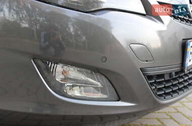 Универсал Opel Astra 2011 в 