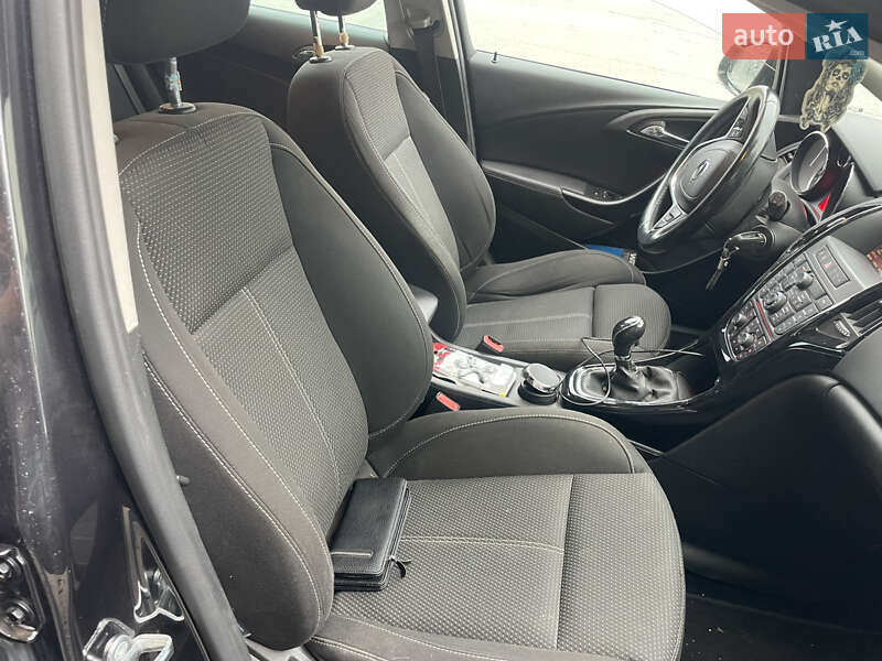 Универсал Opel Astra 2015 в Теофиполе