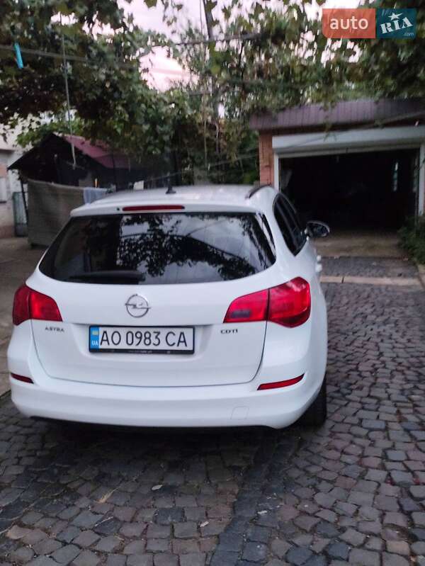 Універсал Opel Astra 2012 в Горонді фото 2 Універсал Opel Astra 2012 в Горонді