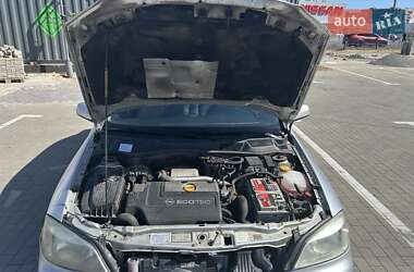 Хэтчбек Opel Astra 2002 в 