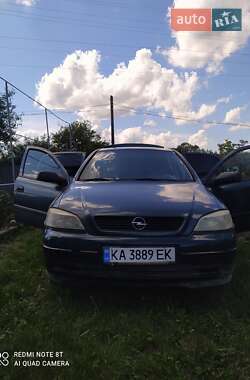 Седан Opel Astra 2004 в 