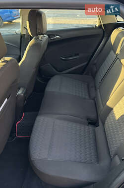 Универсал Opel Astra 2013 в 