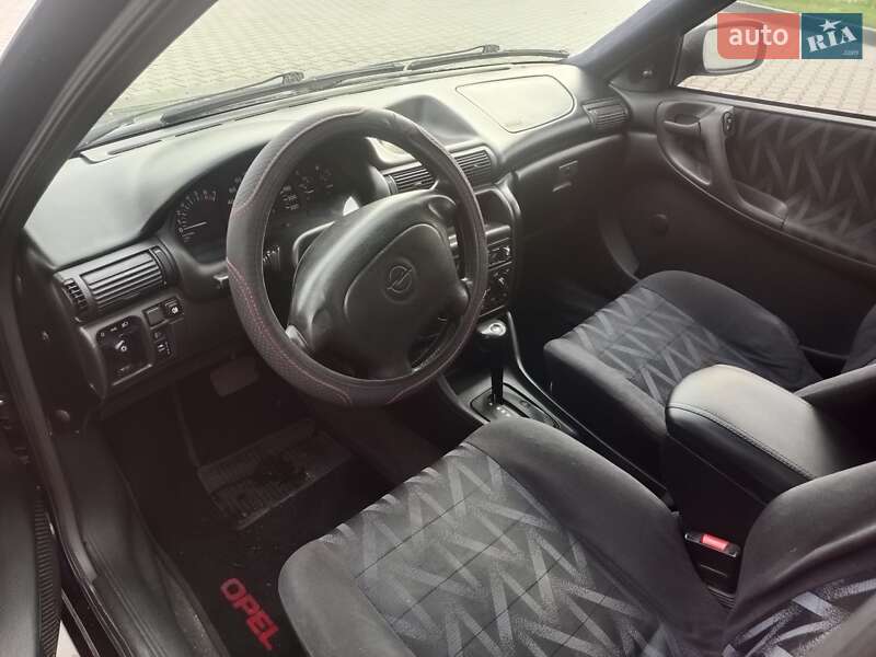 Хэтчбек Opel Astra 1995 в Лубнах