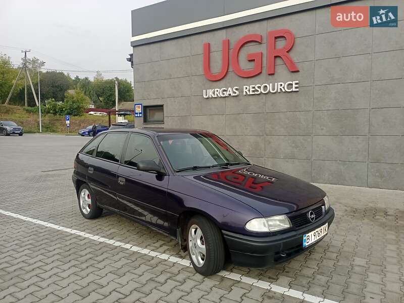 Хэтчбек Opel Astra 1995 в Лубнах