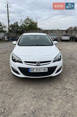 Хэтчбек Opel Astra 2014 в 