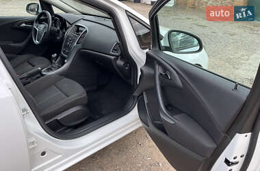 Хэтчбек Opel Astra 2014 в 