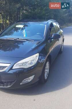 Універсал Opel Astra 2012 в Києві