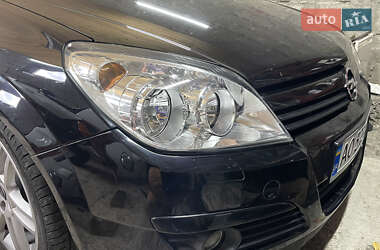 Универсал Opel Astra 2005 в 