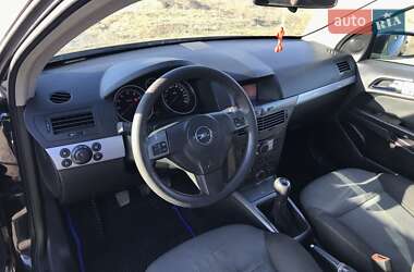 Универсал Opel Astra 2005 в 