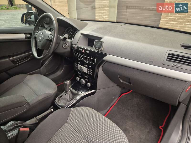 Универсал Opel Astra 2010 в Бердичеве