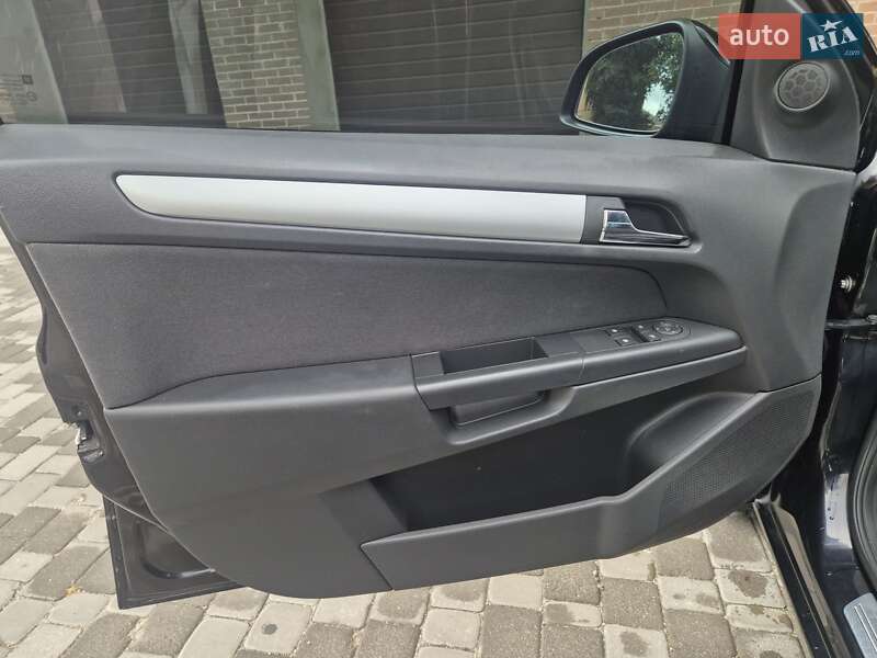 Универсал Opel Astra 2010 в Бердичеве