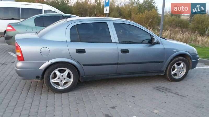 Хэтчбек Opel Astra 2006 в Коломые