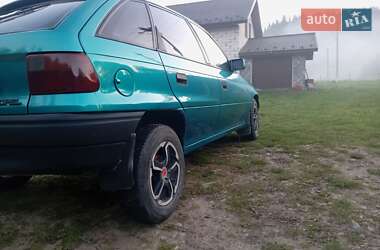 Хэтчбек Opel Astra 1995 в Бориславе