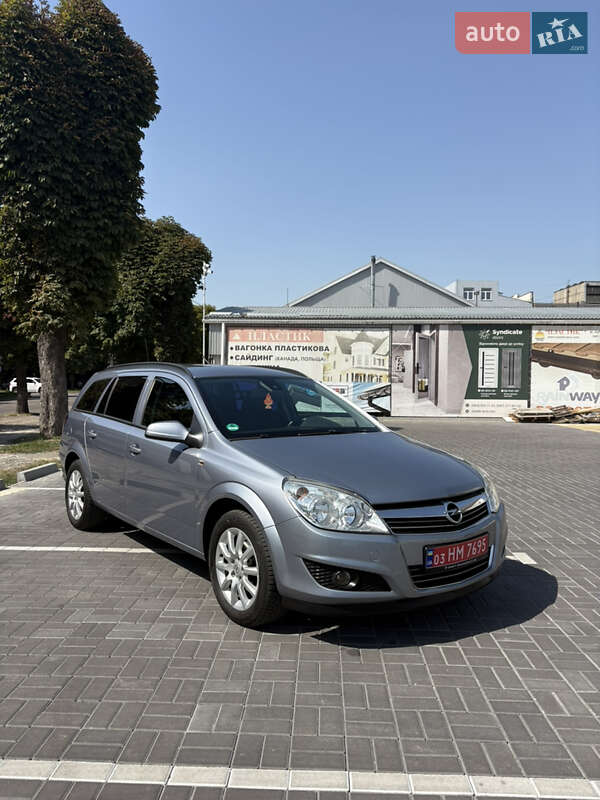 Универсал Opel Astra 2010 в Белой Церкви