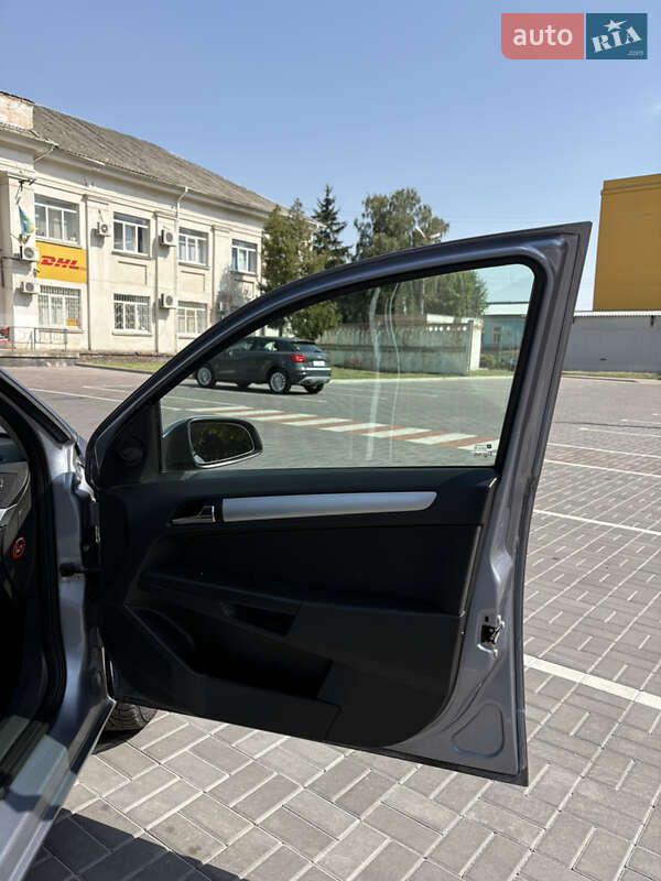Универсал Opel Astra 2010 в Белой Церкви