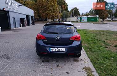 Хэтчбек Opel Astra 2010 в 