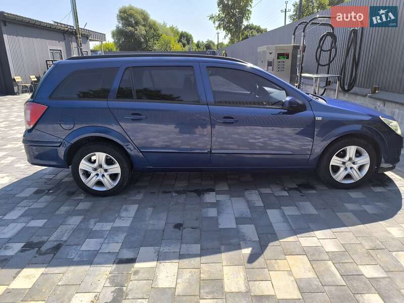 Универсал Opel Astra 2009 в Шепетовке