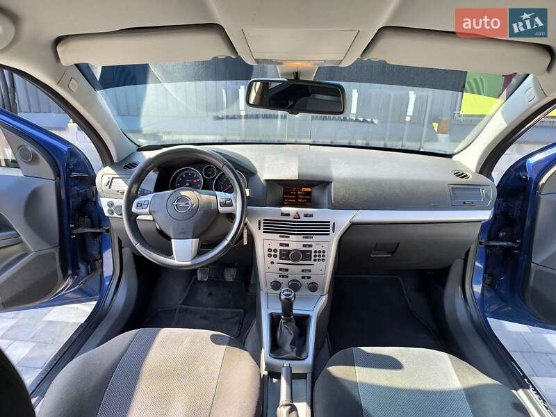 Универсал Opel Astra 2009 в Шепетовке