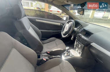 Купе Opel Astra 2006 в 
