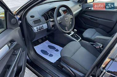 Универсал Opel Astra 2005 в 